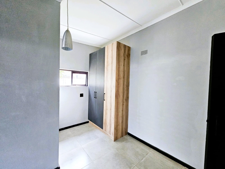 5 Bedroom Property for Sale in Stilbaai Wes Western Cape